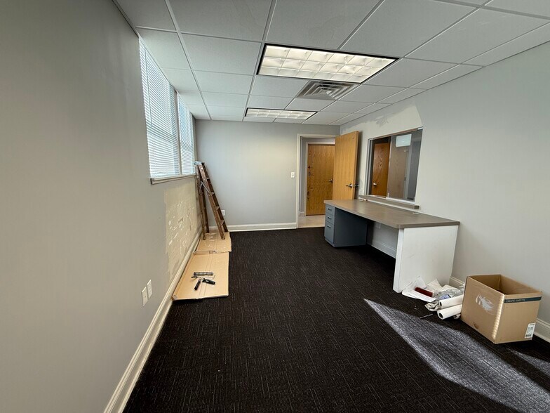 More Photos Of 121 Lincoln St, Worcester Healthcare For Lease