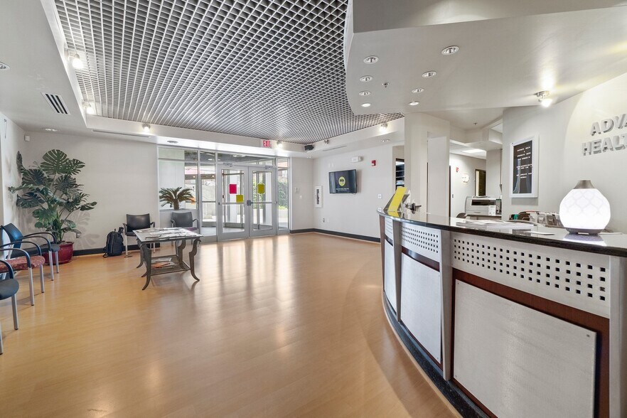 More Photos Of 191 W Plaza Dr, Mooresville Storefront Retail Office For Lease