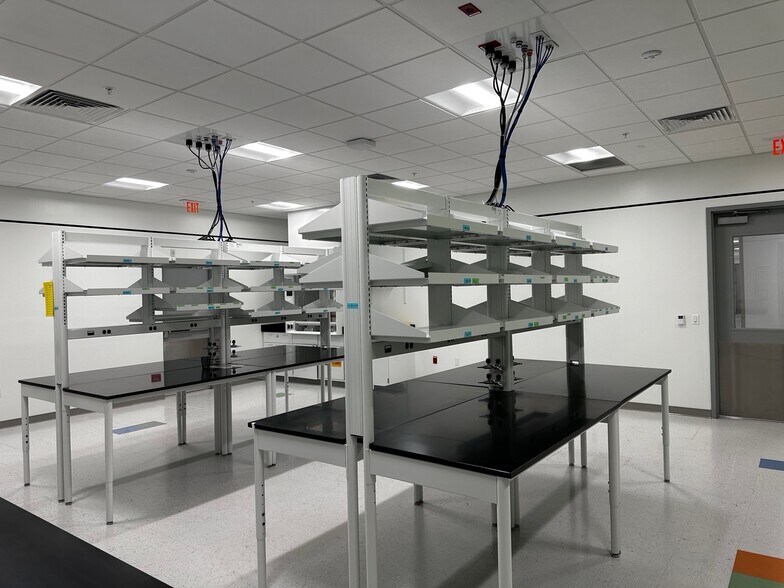 More Photos Of 13631 Progress Blvd, Alachua Medical For Lease