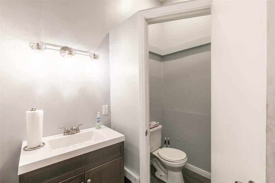 More Photos Of 434 Jefferson St E, Sulphur Springs Religious Facility For Sale