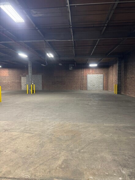 More Photos Of 1034 Linwood St, Brooklyn Warehouse For Lease
