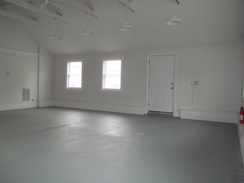More Photos Of 13 Elm Ct, Easton Office For Lease