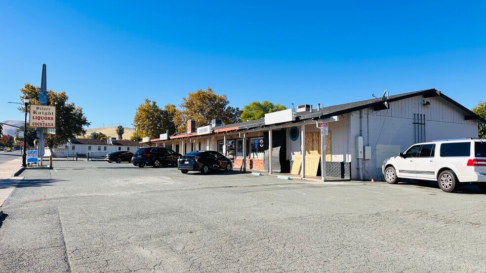 More Photos Of 3732-3748 Railroad Ave, Pittsburg Storefront For Sale