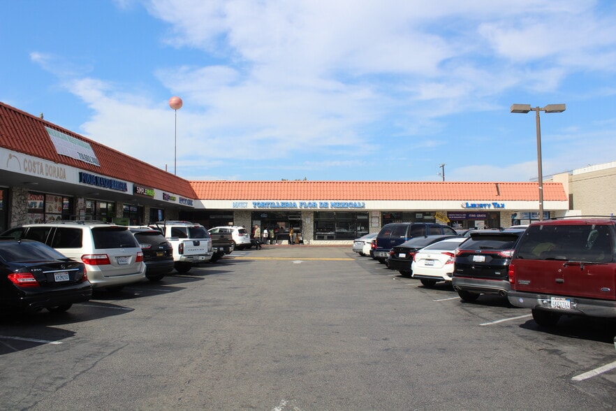 More Photos Of 1212 S Bristol St, Santa Ana General Retail For Lease