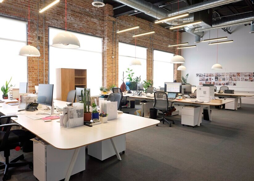 More Photos Of 5480 N Elston Ave, Chicago Warehouse For Lease