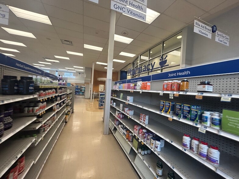 More Photos Of 7345 Saltsburg Rd, Penn Hills Drugstore For Sale