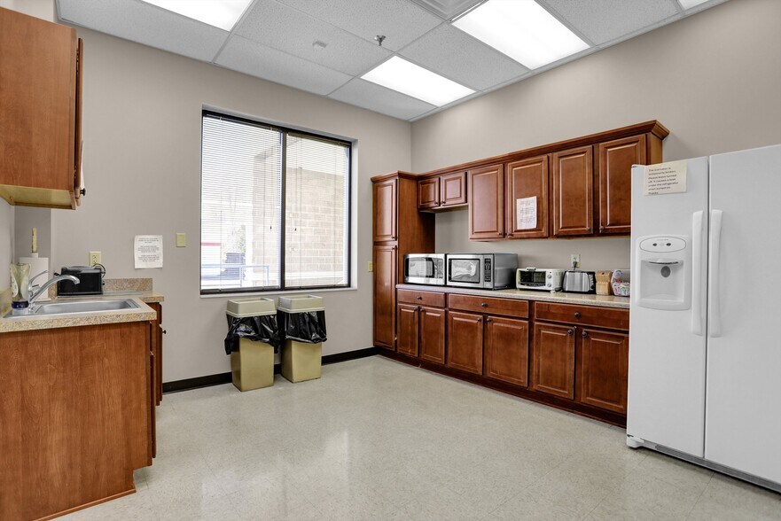 More Photos Of 7375 Adrianne Pl, Bartlett Light Distribution For Sale