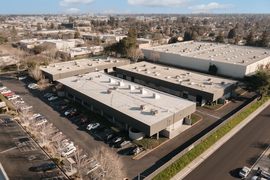 More Photos Of 1581 Cummins Dr, Modesto Research And Development For Lease