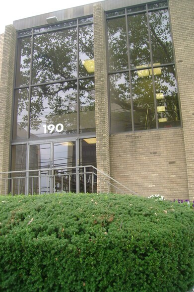 More Photos Of 190 State Route 27, Edison Office For Lease