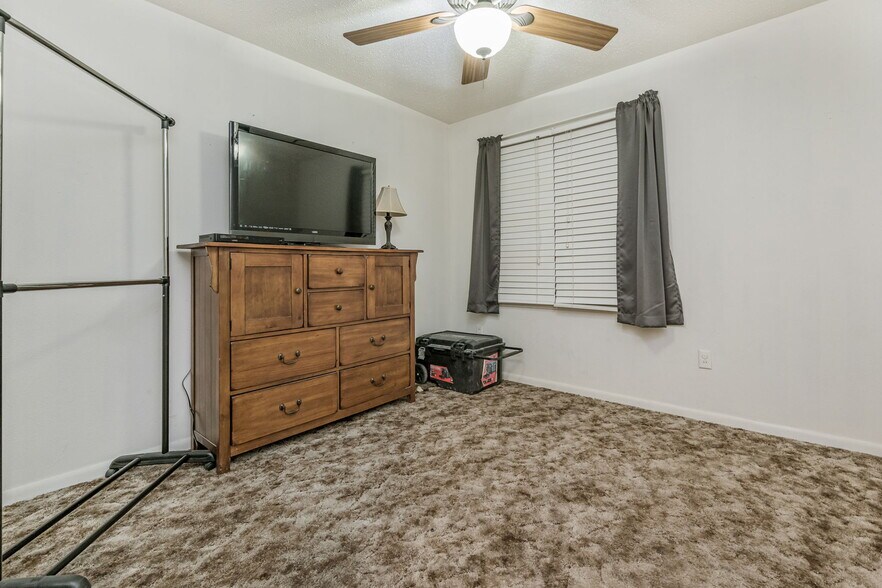 More Photos Of Falcon Motel, Stinnett Hotel For Sale