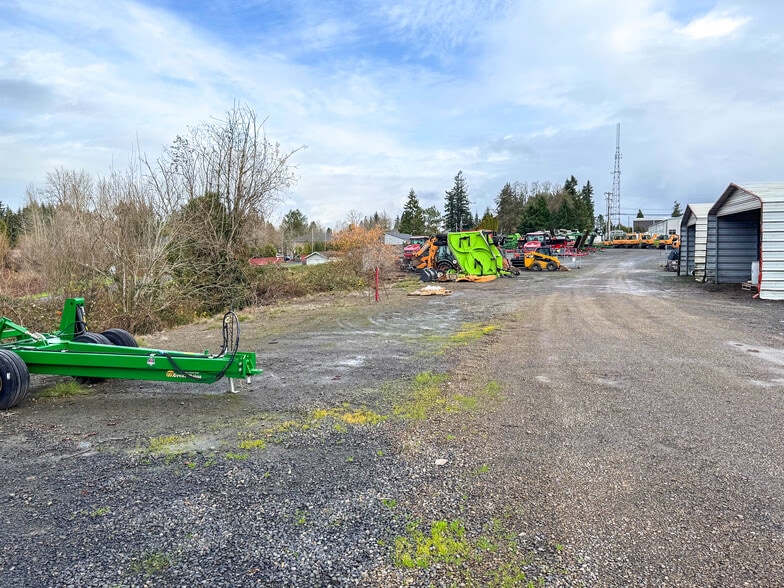 More Photos Of 185 W Main St, Hillsboro Service For Lease