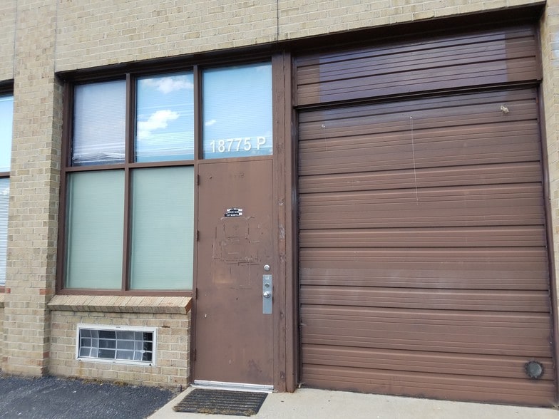 More Photos Of 18775 N Frederick Rd, Gaithersburg Warehouse For Lease