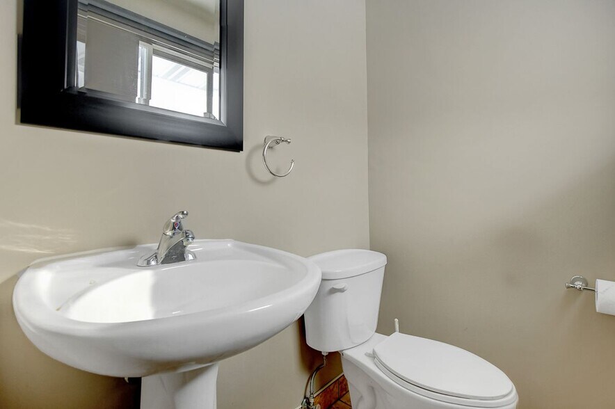 More Photos Of 2991 Carp Rd, Ottawa Office For Lease