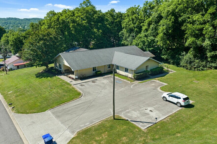 More Photos Of 825 Donna St, Morristown Apartments For Sale