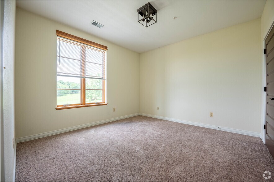 More Photos Of 3105 S Sare Rd, Bloomington Apartments For Lease