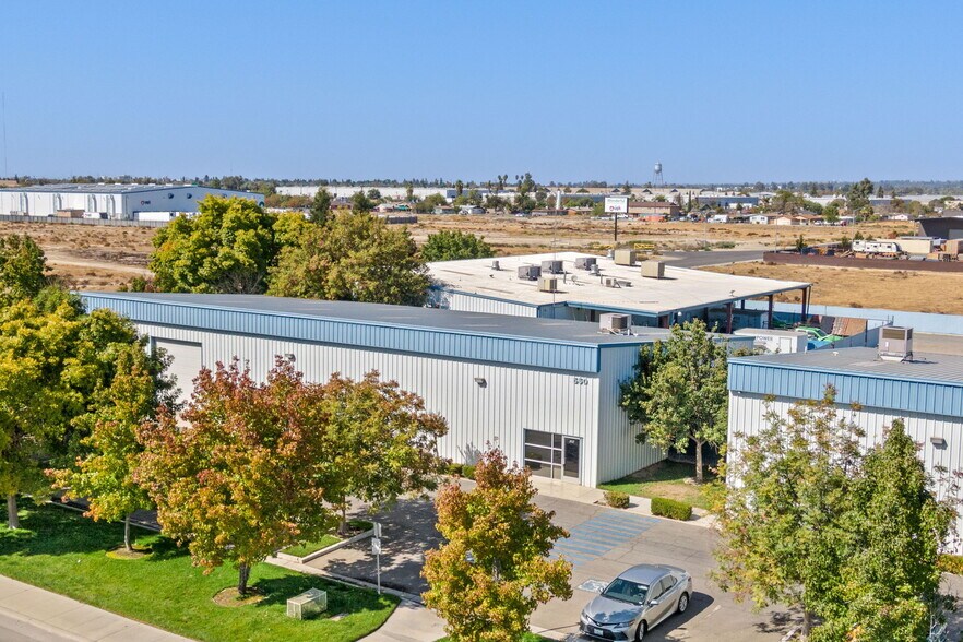 More Photos Of 2550 E Belle Ter, Bakersfield Manufacturing For Lease