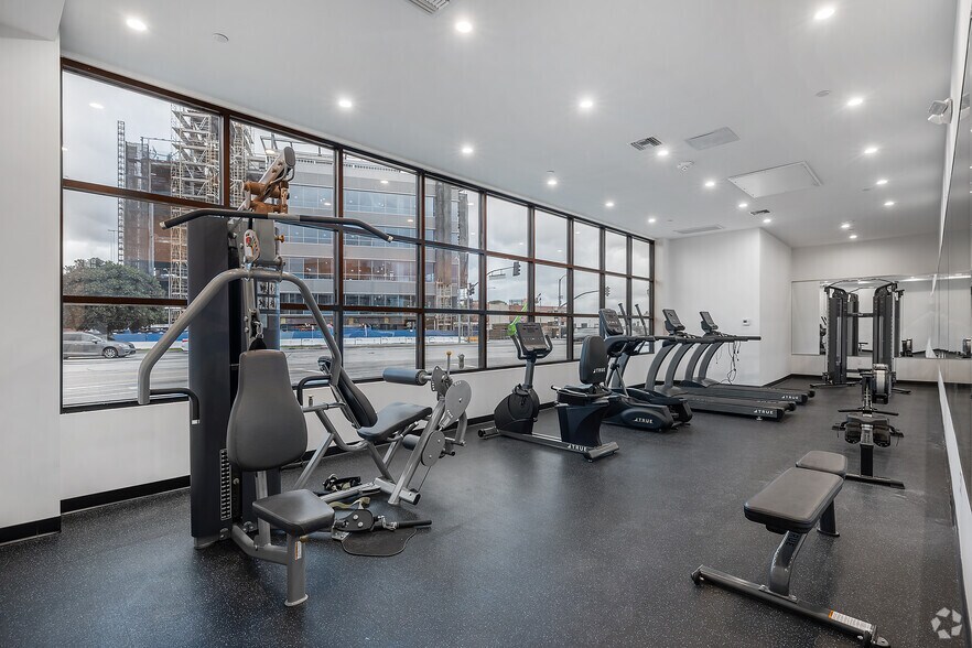 More Photos Of 951 Ogden Ave, Los Angeles Apartments For Lease