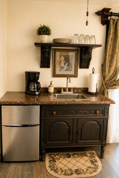 More Photos Of 15 West St, Lake George Hospitality For Sale