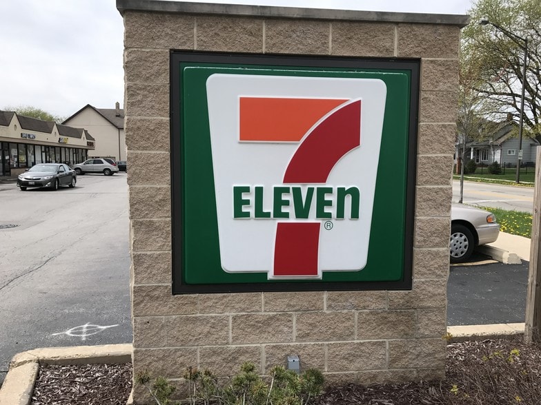 More Photos Of 320-336 E Wilson Ave, Batavia General Retail For Lease