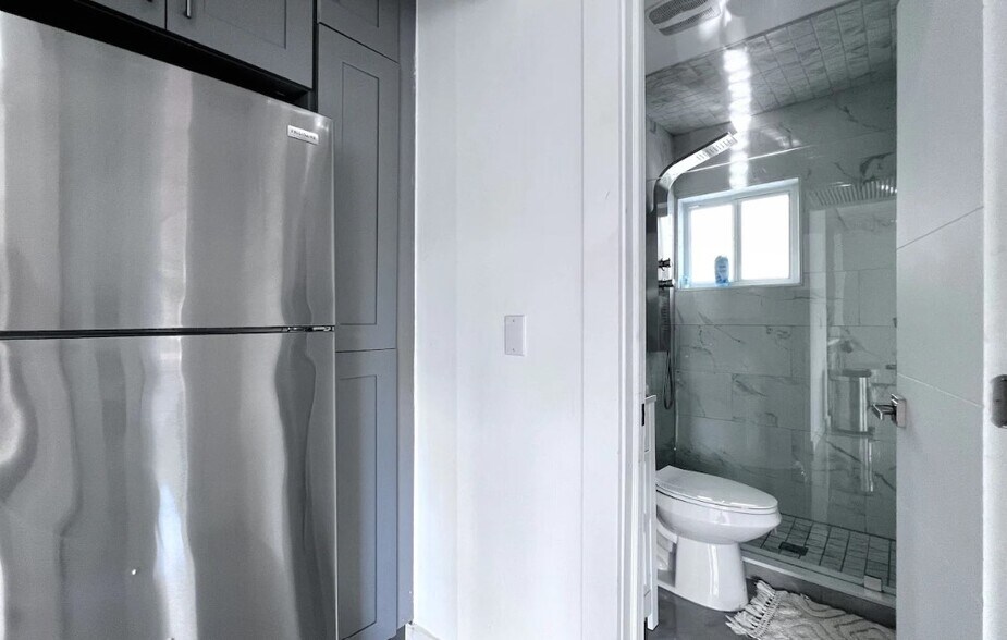 More Photos Of 2201 Greene St, Hollywood Apartments For Sale