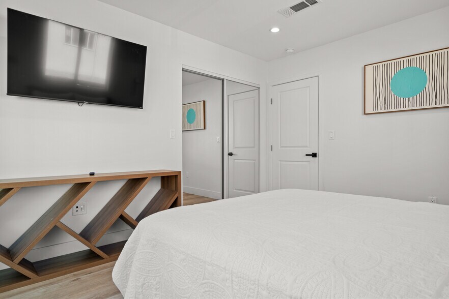 More Photos Of 310 S Breed St, Los Angeles Multifamily For Sale