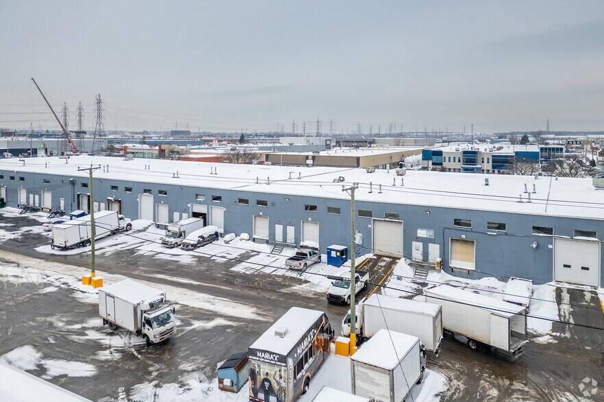 More Photos Of 1100-1154 Rue Berlier, Laval Light Manufacturing For Lease