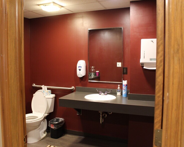 More Photos Of 10570-10574 Ravenna Rd, Twinsburg Office For Lease