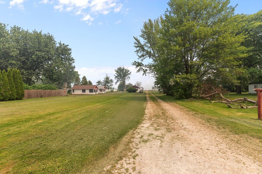 More Photos Of 138 E Front St, Marquette Trailer Camper Park For Sale