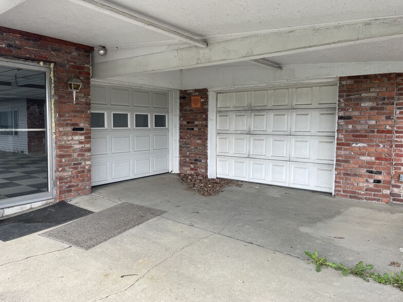 More Photos Of 1992 Mount Pleasant Rd, Greensburg Showroom For Lease