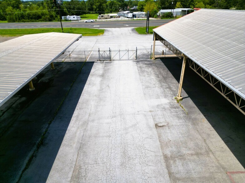 More Photos Of 17601 State Highway 155 S, Flint Warehouse For Sale