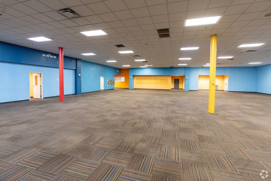 More Photos Of 1900-1974 Stone Rose Dr, Rocky Mount General Retail For Sale