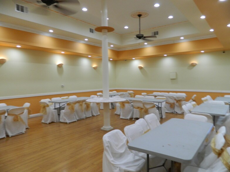 More Photos Of 6915 Foothill Blvd, Tujunga Restaurant For Lease