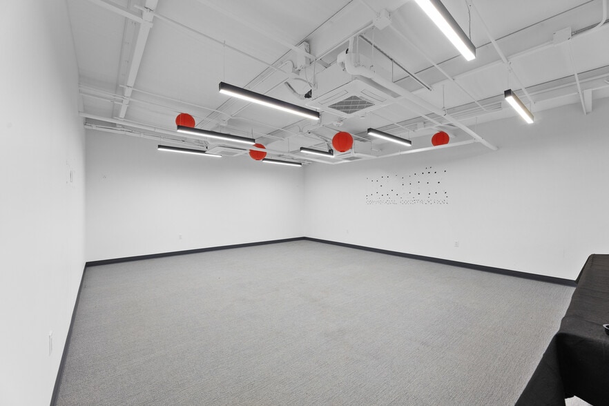 More Photos Of 12724 Cypress Valley Rd, Cypress Warehouse For Lease