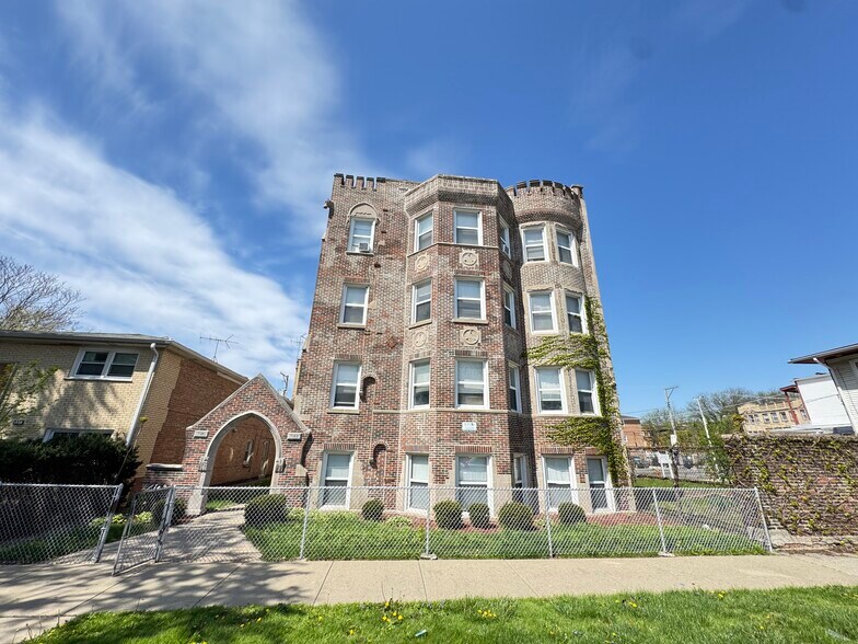 More Photos Of 7914 S Dobson Ave, Chicago Apartments For Sale