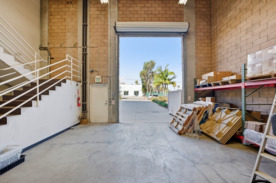 More Photos Of 2646 St Louis Ave, Signal Hill Warehouse For Sale