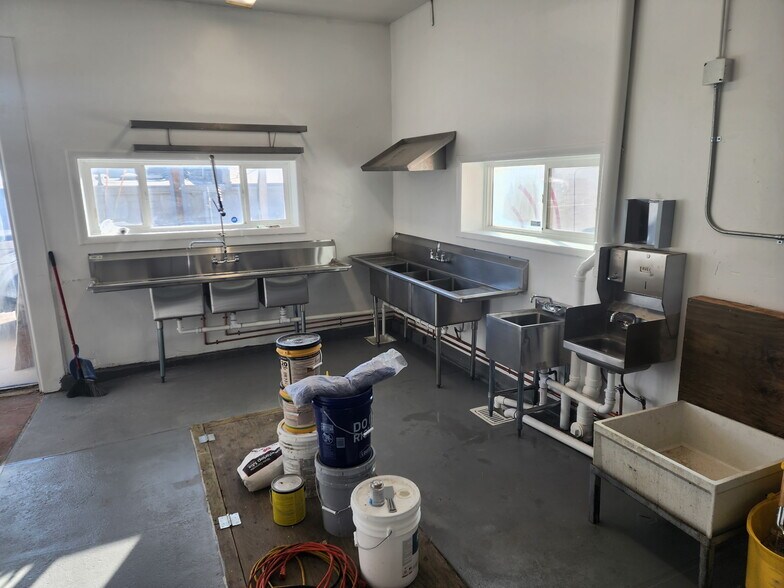 More Photos Of 119 W 3rd St, Rifle Storefront For Sale