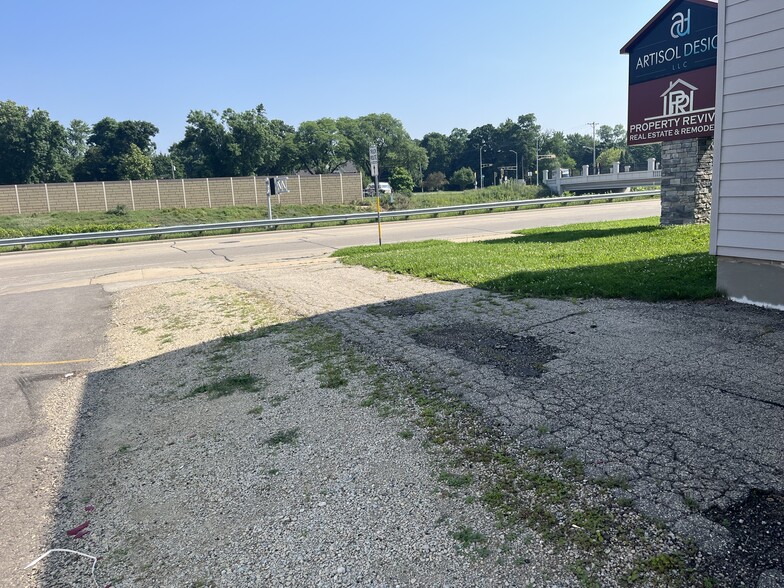 More Photos Of 4203 Beltline Hwy, Madison Showroom For Lease