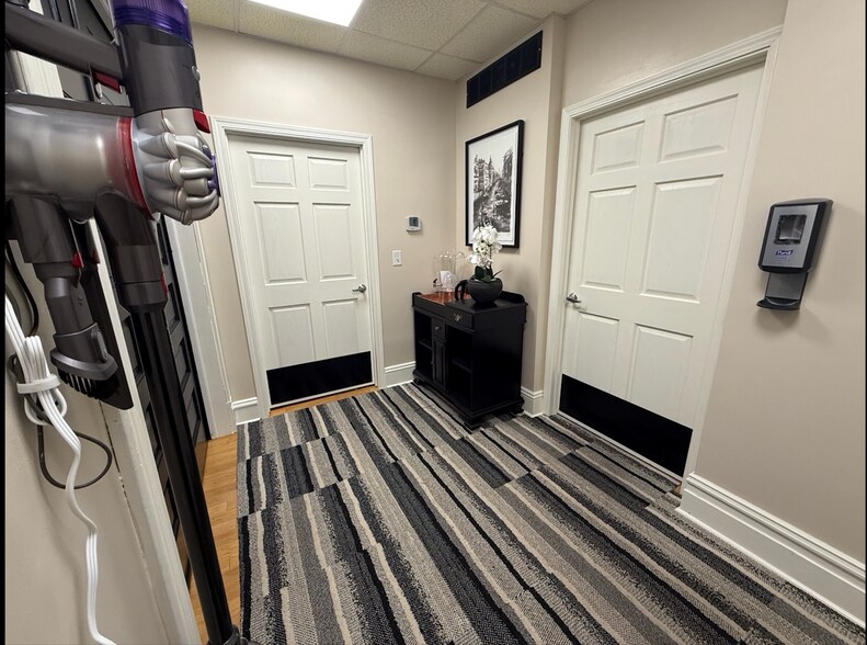 More Photos Of 232 S Buchanan St, Edwardsville Office Residential For Lease