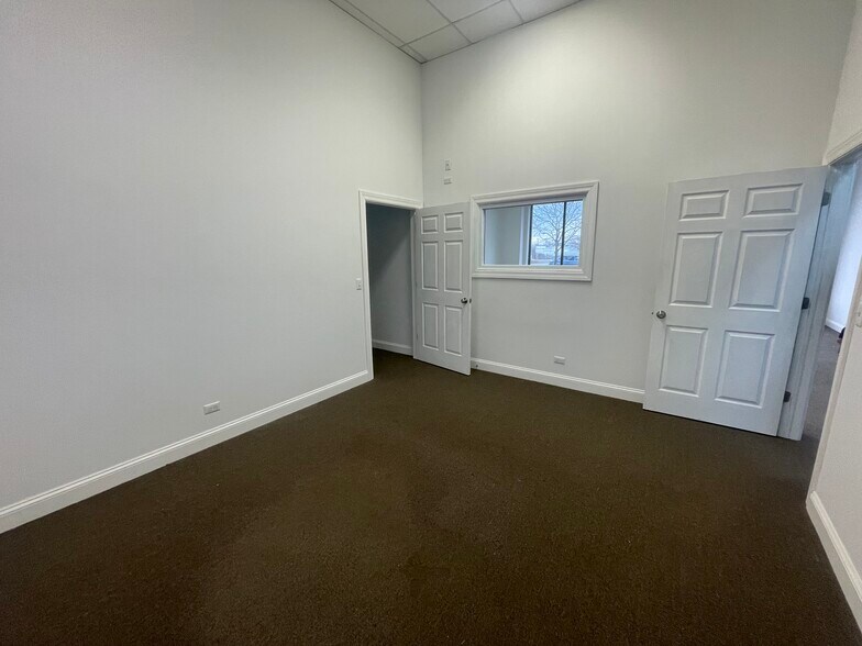 More Photos Of 16108 S Route 59, Plainfield General Retail For Lease