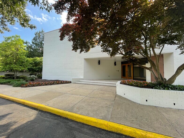 Primary Photo Of 1914 Association Dr, Reston Office For Lease