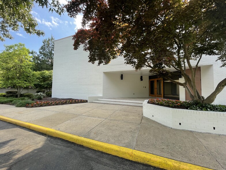 More Photos Of 1914 Association Dr, Reston Office For Lease