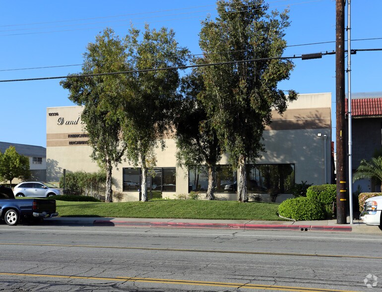 More Photos Of 12336-12342 Los Nietos Rd, Santa Fe Springs Warehouse For Lease