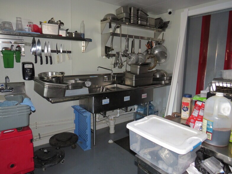 More Photos Of 913 Spruce St, Crisfield Restaurant For Sale