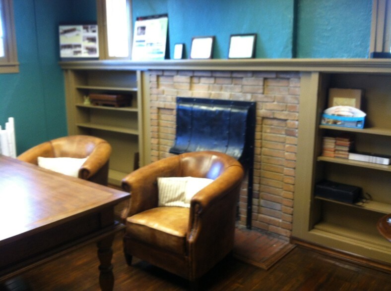 More Photos Of 125 1/2 W Mountain Ave, Las Cruces Office For Lease