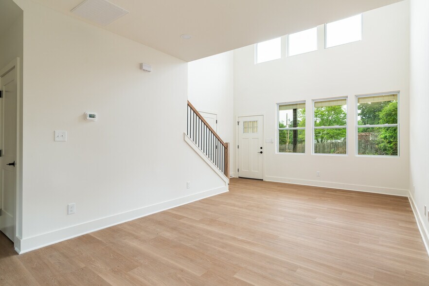 More Photos Of 2636 White Plns Wy, Knoxville Multifamily For Sale
