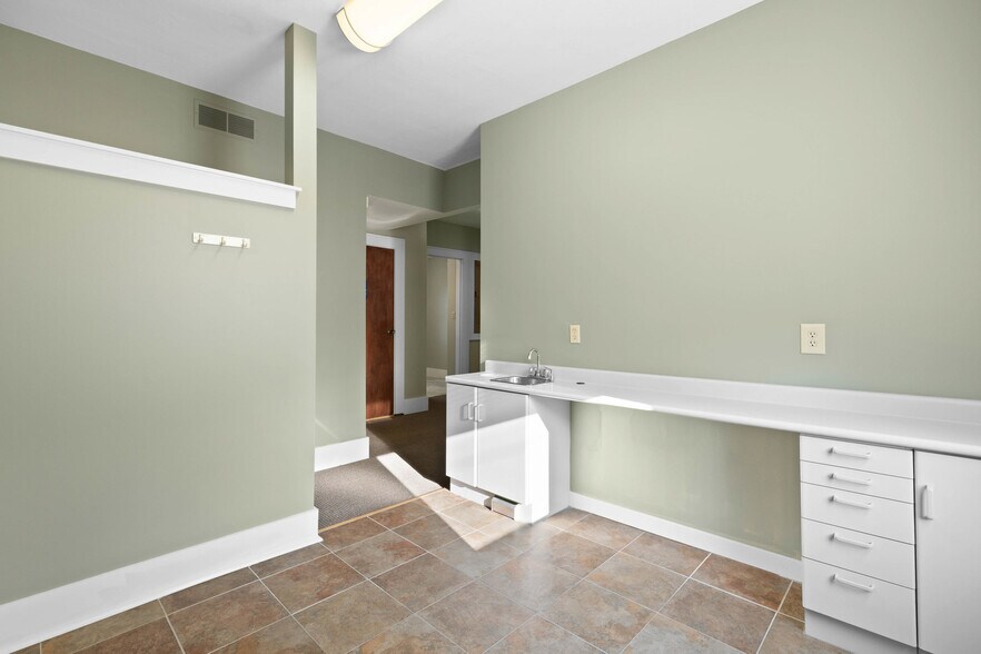 More Photos Of 62 Empire Blvd, Rochester Medical For Sale