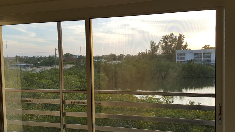More Photos Of 1460 S McCall Rd, Englewood Medical For Sale