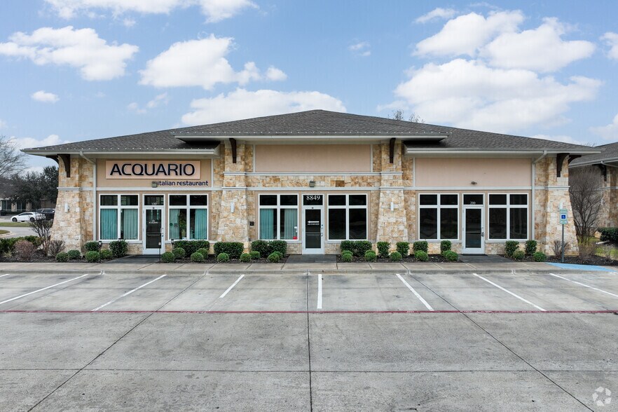 More Photos Of 8849 Davis Blvd, Keller Storefront Retail Office For Lease