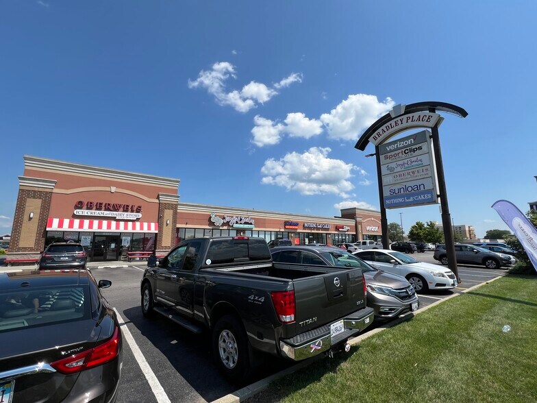 More Photos Of 840 N Kinzie Ave, Bradley Storefront For Sale