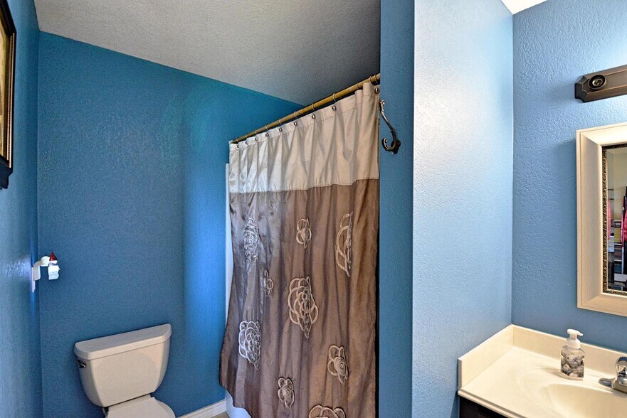 More Photos Of 4545 E FM 775, Seguin Manufacturing For Sale